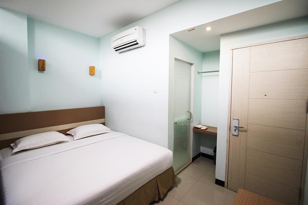 Amaliun Hotel Medan Exterior photo