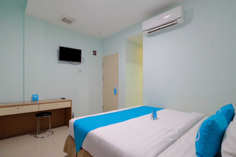 Amaliun Hotel Medan Exterior photo